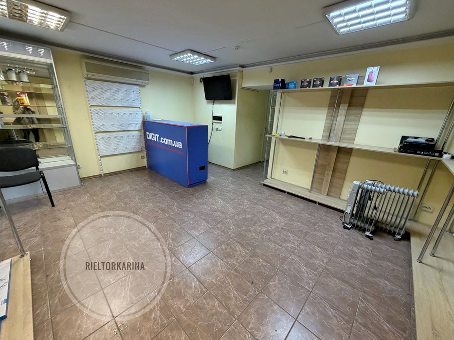3я Слобідська/Колодязна 4к приміщення в оренду. Фасадний вхід