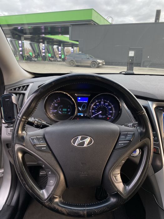 Продам Hyndai Sonata Hybrid 2014 Р