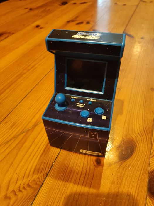 Konsola do gierek retro arcade