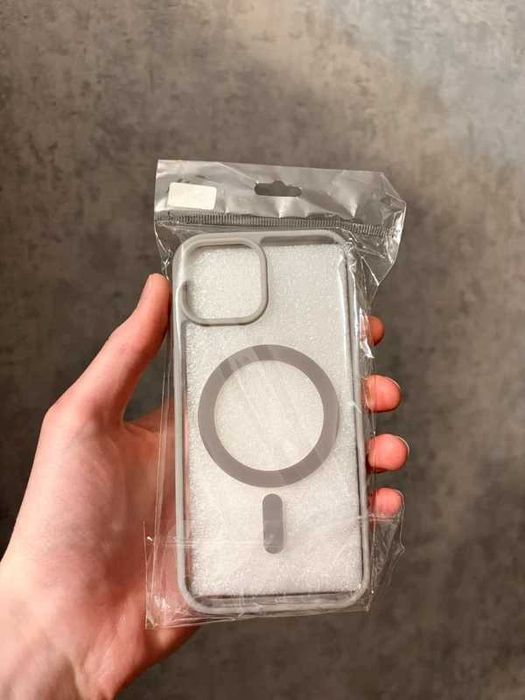 Sprzedam etui Magsafe do IPhone 15