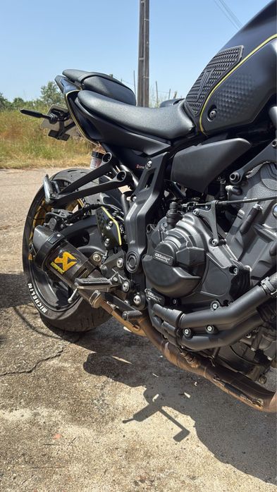 Yamaha MT-07 2022 A2/35kw (deslimitada) Akrapovic