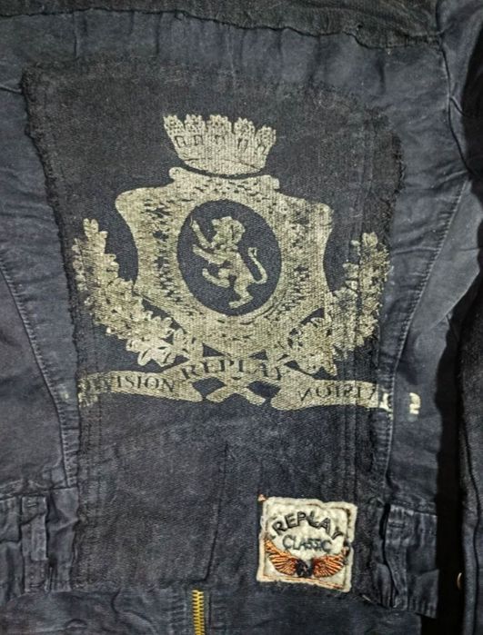 Джинсовая куртка приталенная