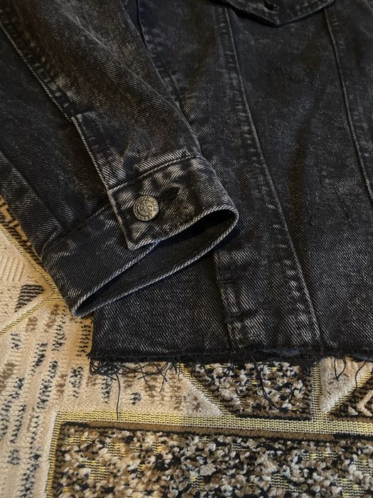 Джинсовка черно серая .