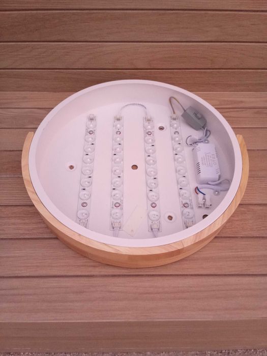 Candeeiro de teto led com regulador de luz