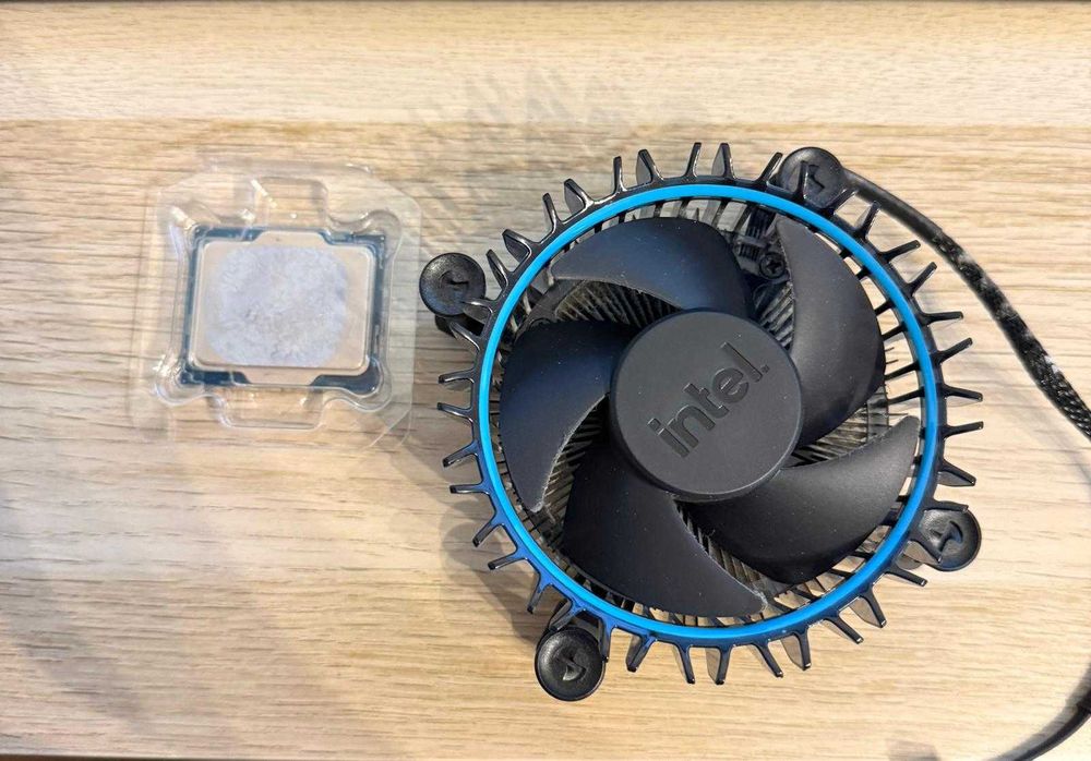 Intel Core i3-12100F
