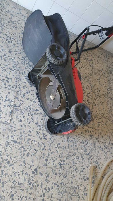 Máquina de cortar relva e apardor, electrica.