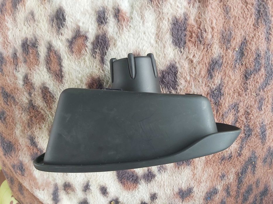 Вставка в подстаканник Renault Captur 1