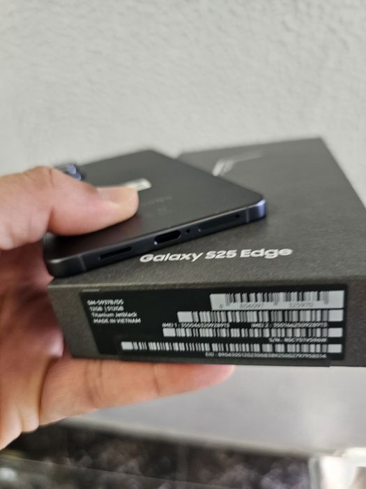 Galaxy S25 edge..512/12gb