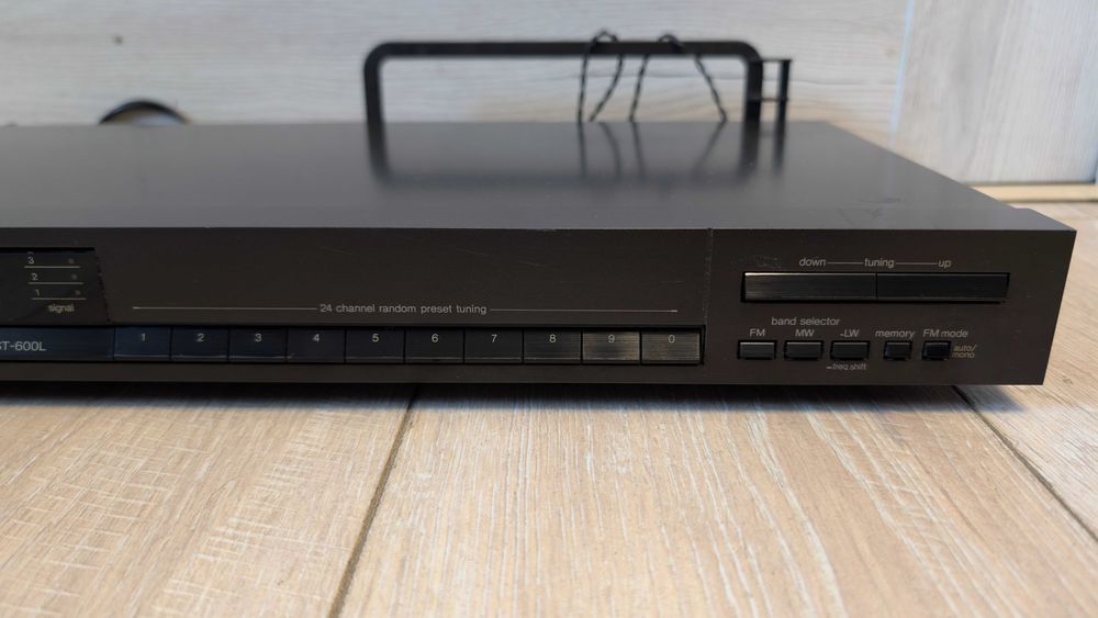 Tuner Technics ST-610 L ! IDEALNY STAN ! NIE Przestrojony ! Polecam ! Oryginalny STAN !