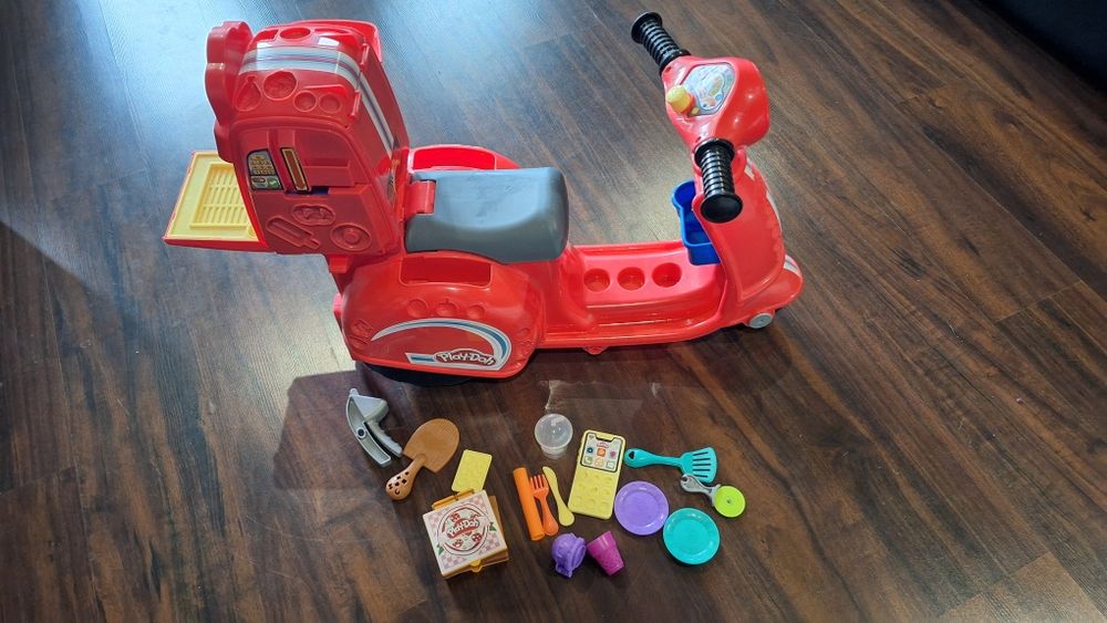 Skuter do pizzy play doh