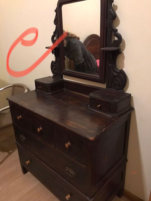 Móveis antigos interessantes