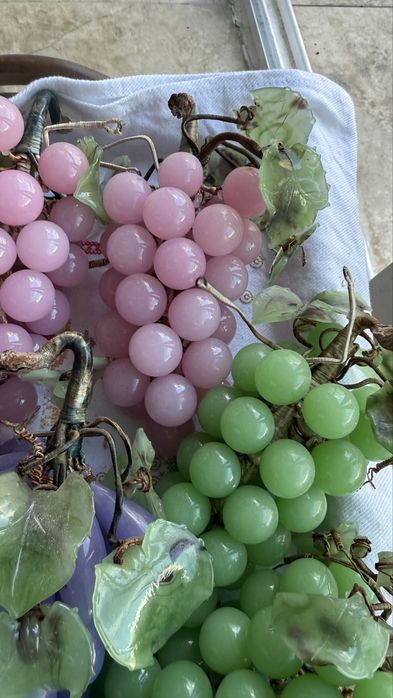 Uvas em vidro e jade