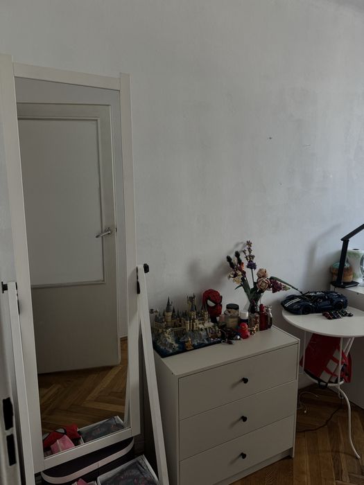 Pokój w samym centrum Warszawy, Rondo ONZ