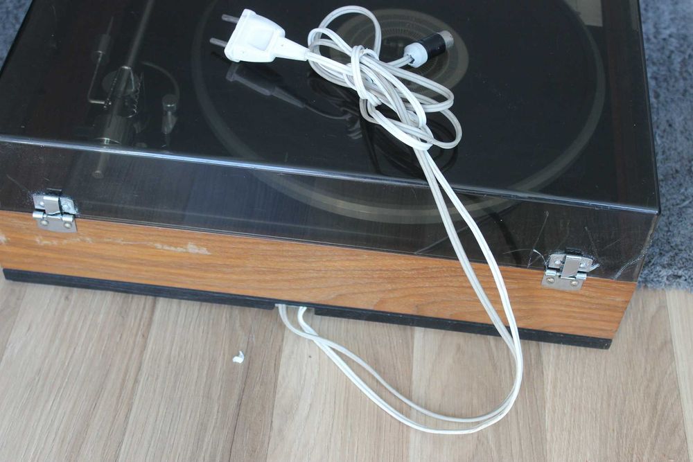 Gramofon Lenco L75