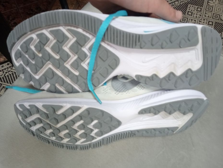 Жіночі кросівки Nike zoom