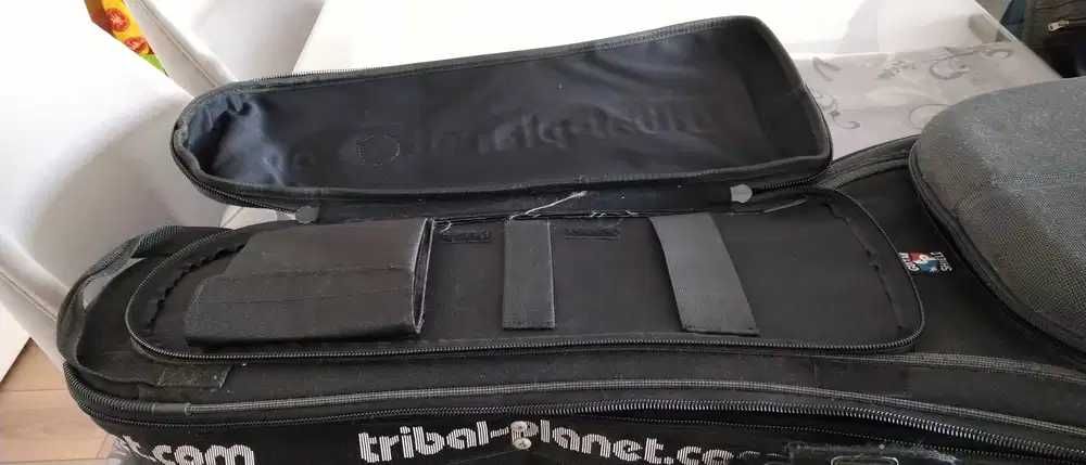 Estojo novo de Guitarra elétrica ou semi-acústica + Vinis.