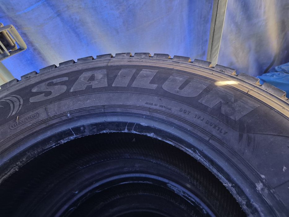 Vende se 4 pneus 315/70R 22.5 semi novos