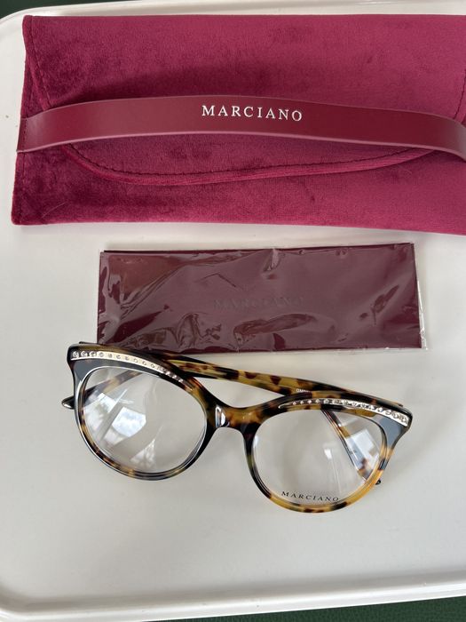 3 Armacao de oculos Guess Marciano