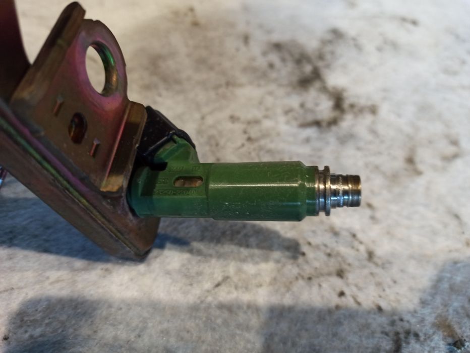 Форсунки тойота 1.6 1.8 2.0 бензин Toyota Avensis T25 Yaris corolla