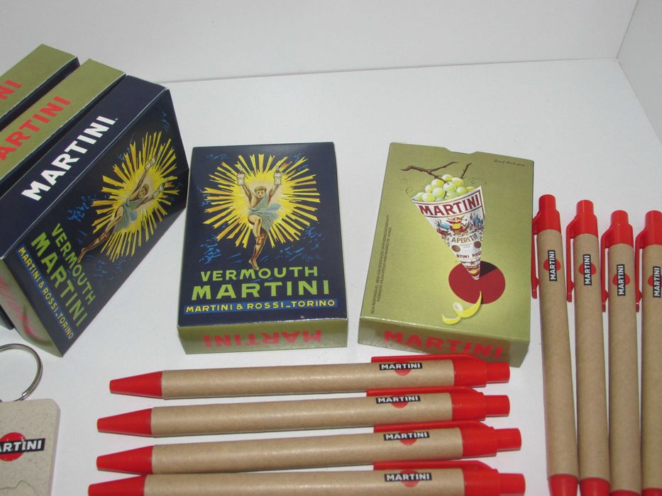 Conjunto Artigos Martini (5 Baralhos cartas + 10 Canetas + 7 Porta-Chaves)