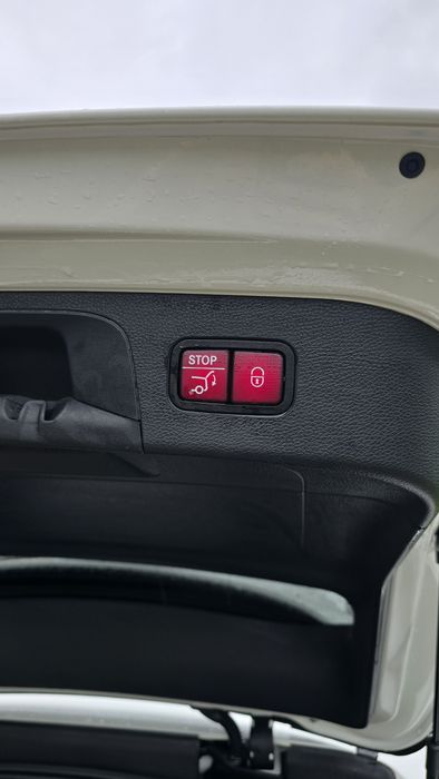 Mercedes-Benz EQC 2020 VIN W1K2938901F021716 фото оголошення 20 з 24