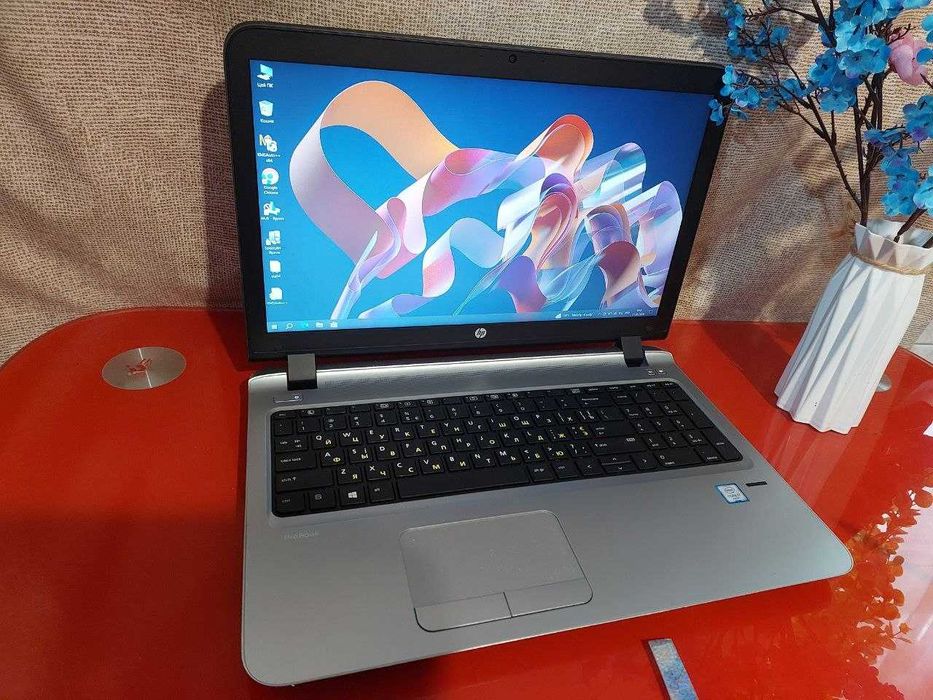 Ноутбук FULL HD IPS / i7-6300U/8 GB DDR4/SSD 256Gb