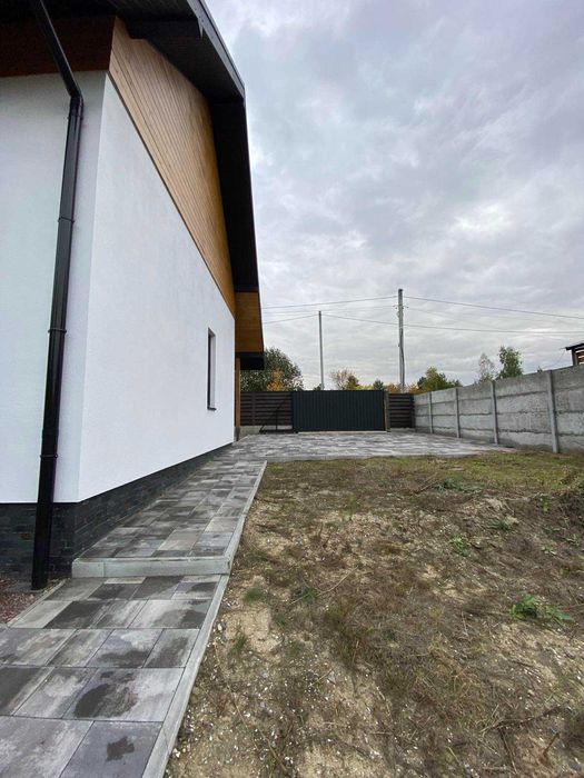 Продаж будинку в смт Глеваха,Є оселя .Фастівського р-ну.10  км від Києва.