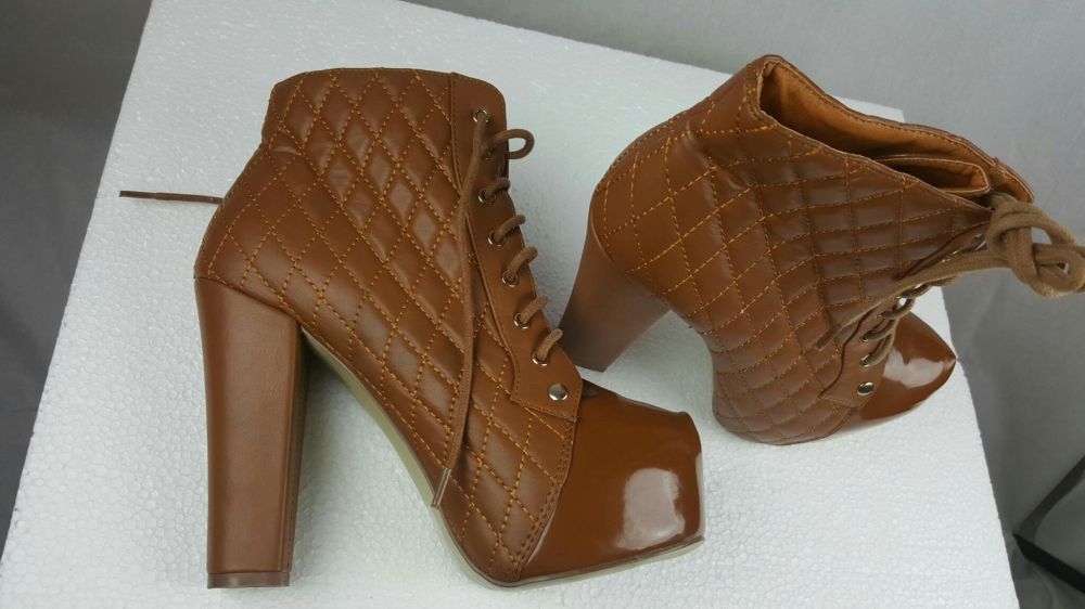 Sapatos de senhora novos