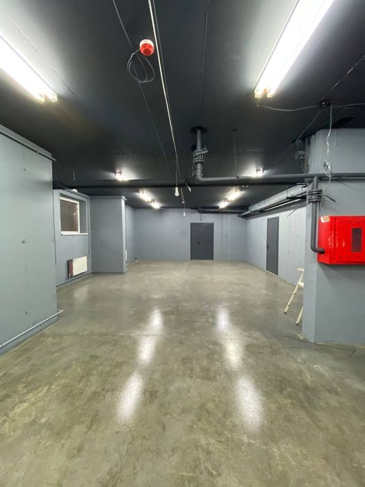 Підвальне приміщення 173.8м2. Центр. Світло завжди