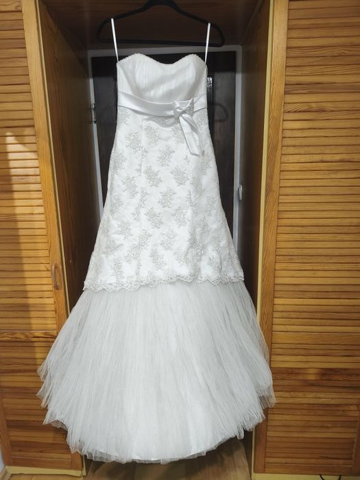 Suknia ślubna z tiulem