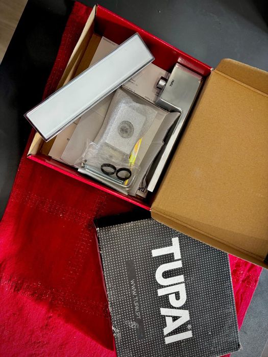 500zl DWIE!Klamka TUPAI 3084 RE 03 szyld prostokątny,chrom polerowany.