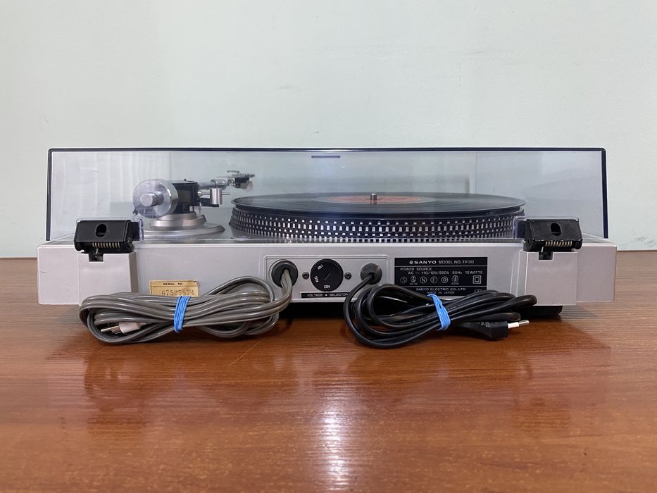 Вініл вініловий програвач Sanyo TP 30