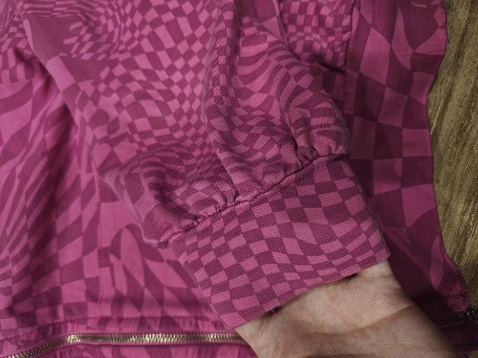 яркий, розовый оверсайз костюм в стиле y2k