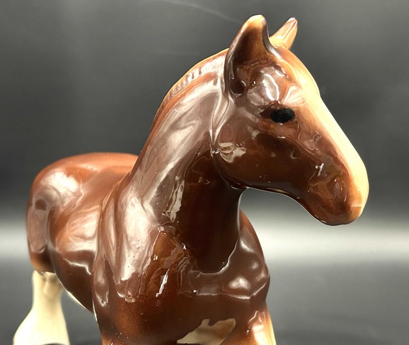 Figurka porcelanowa „Koń rasy Shire” Anglia