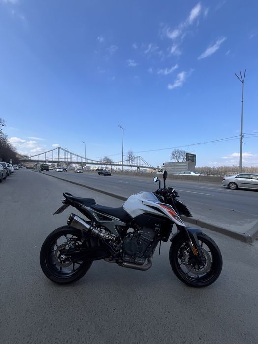 продам мотоцикл Ktm duke 790