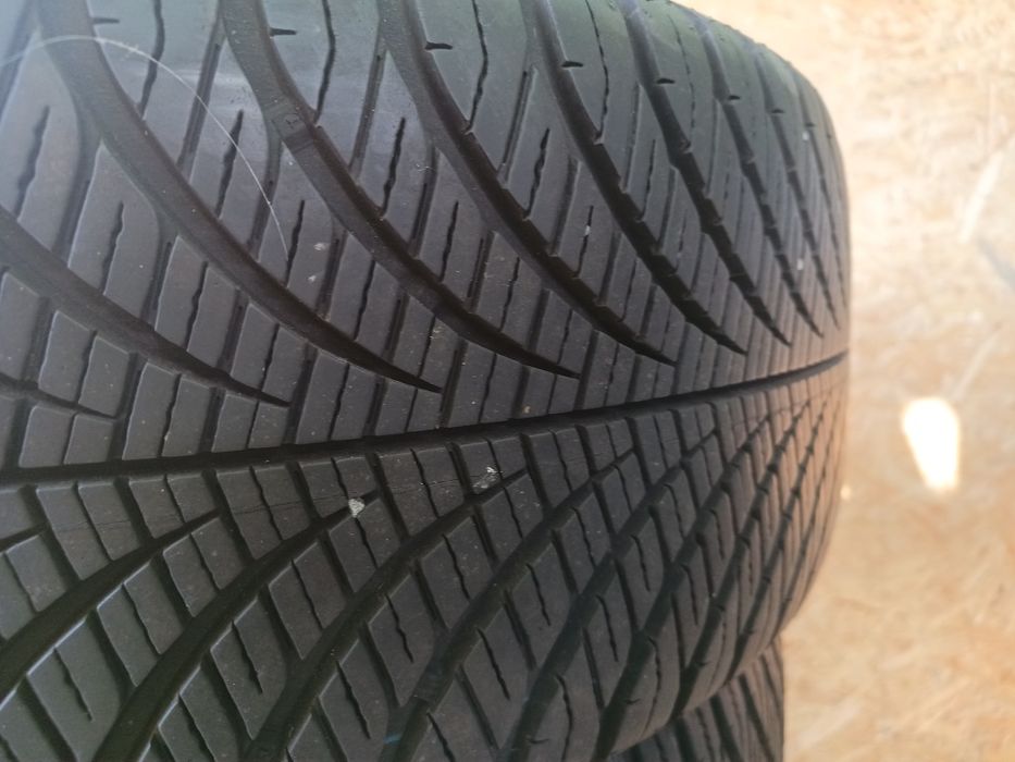 Komplet opon 225/50R18  Goodyear