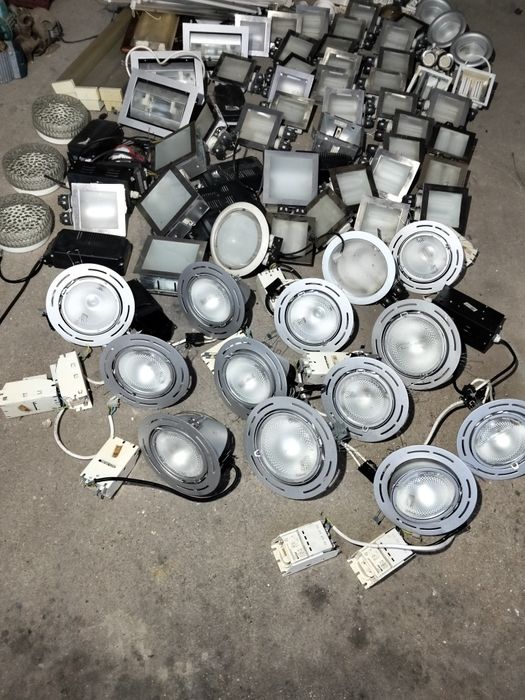 Lote de material elétrico usado