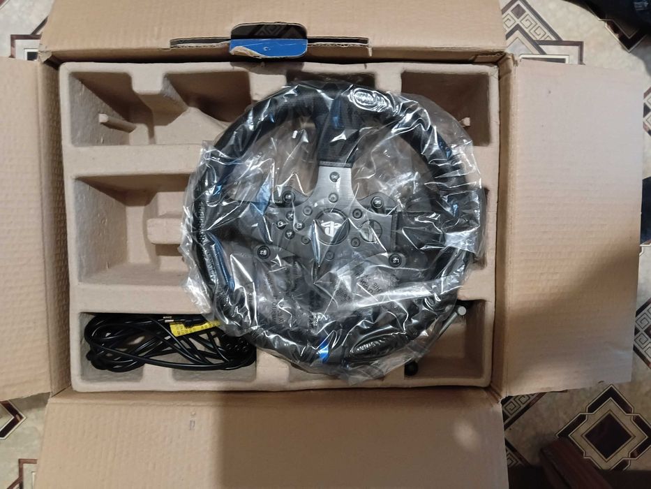 Продати игровий руль Trustmaster T-300
