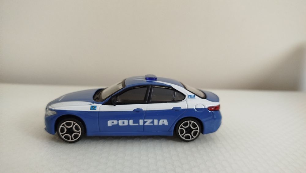 Miniatura Alfa Romeo Giulia 1/43 Nova