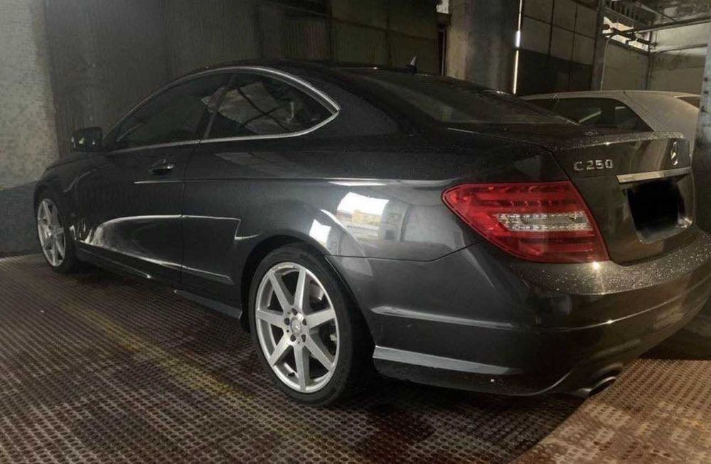 Mercedes C250 Coupé AMG foto 2