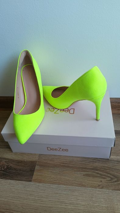 Piękne szpilki rozmiar 39 jak nowe!