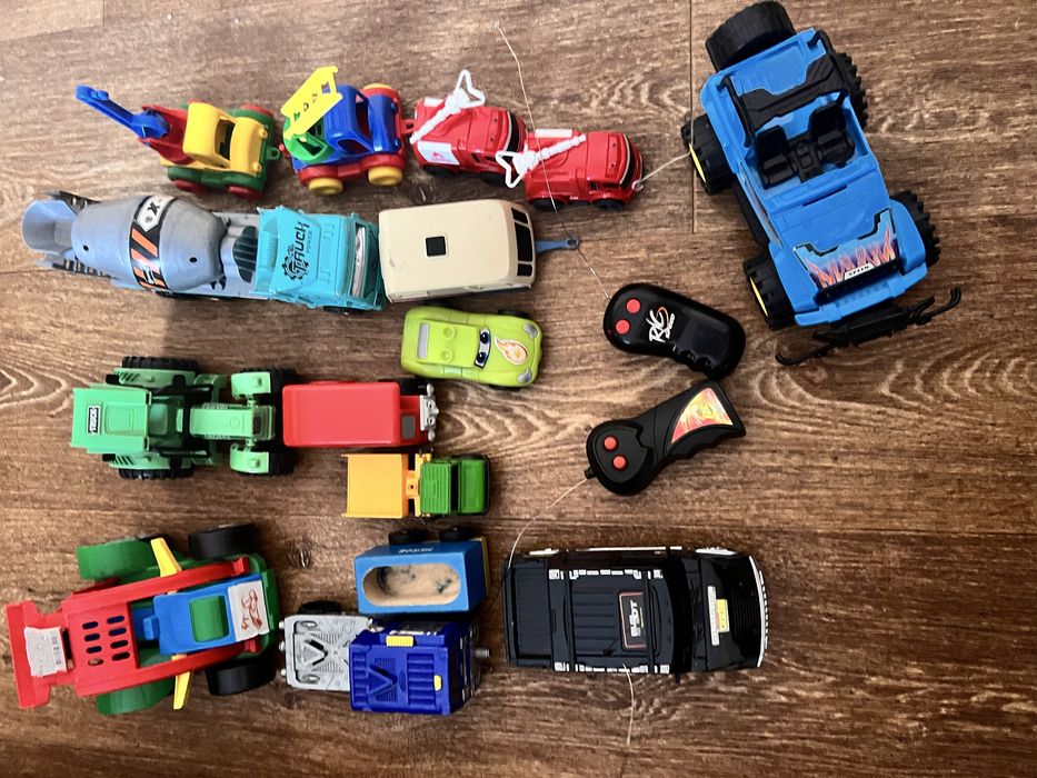 Лот машинок металевих, на управлінні для хлопчика