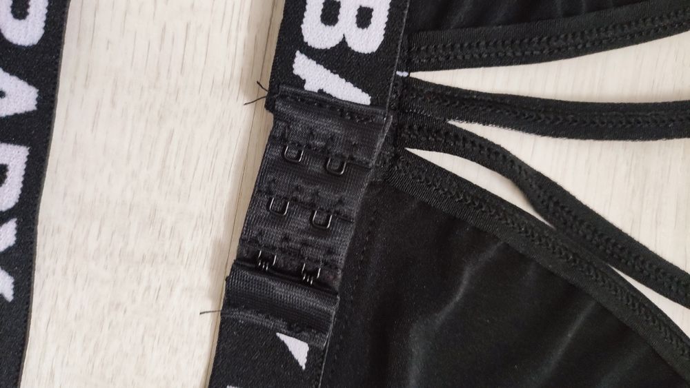 Zestaw bielizny biustonosz + figi czarne rozmiar S/M NOWE