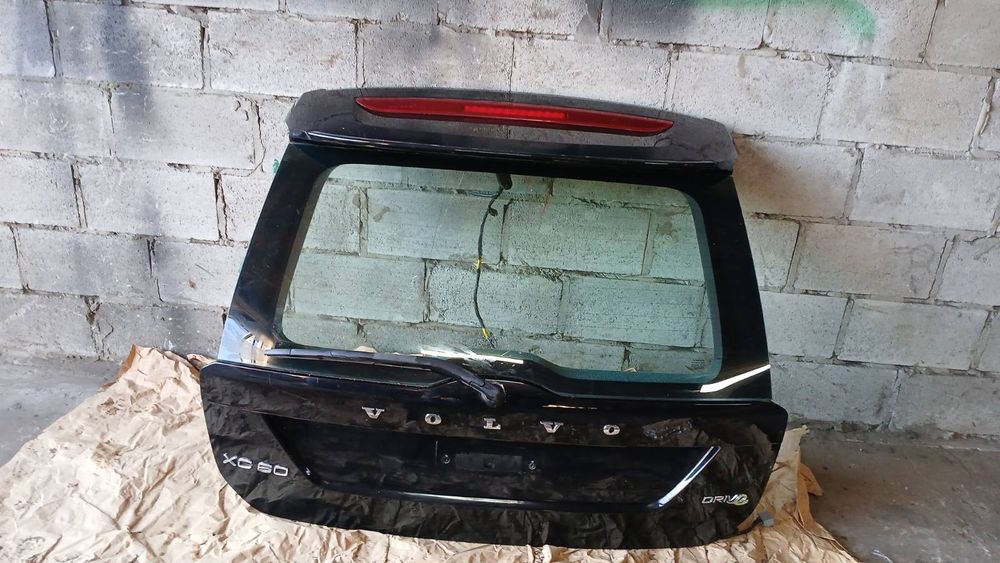 Продам кришку багажника volvo xc60 11-го року