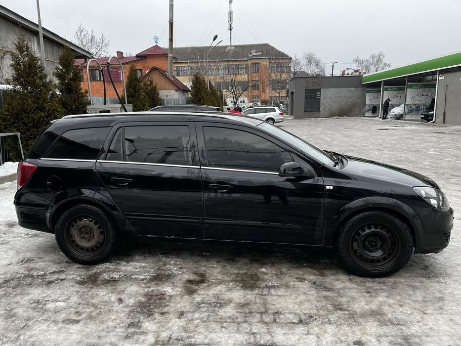 Опель астра H 2005 року