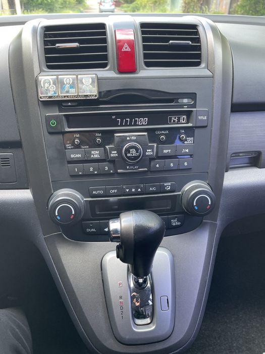 Продам автомобиль Honda CR-V 2011 года Акп по хорошей цене