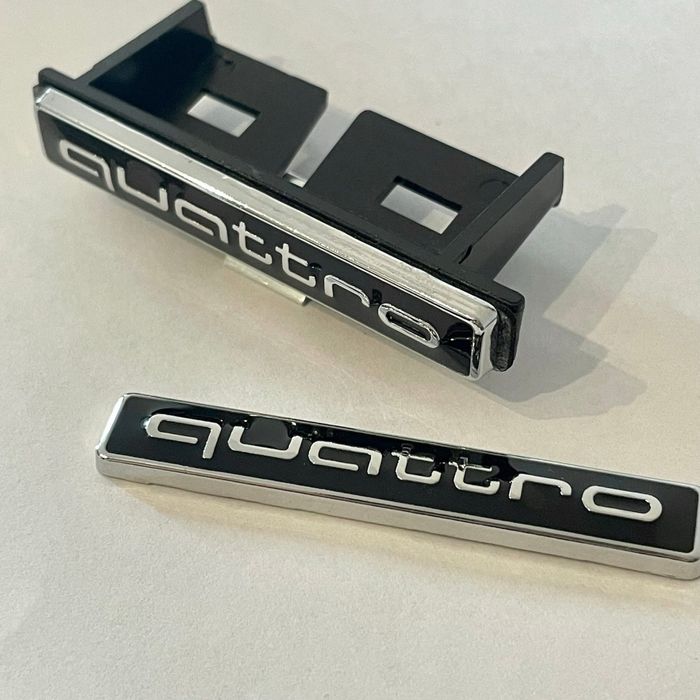 Emblematy Audi Czarny Połysk Znaczki A1 A3 A4 A5 A6 A7 Q3 Q5 Q7 S Line