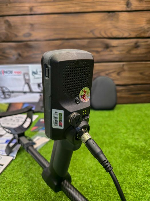 Металошукач Minelab Equinox 700