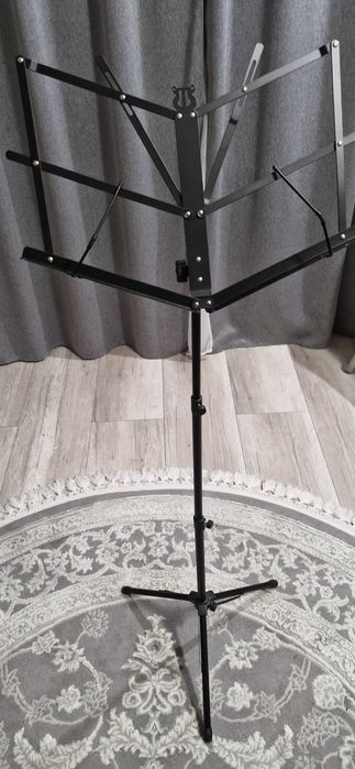 Продам пюпітр під ноти