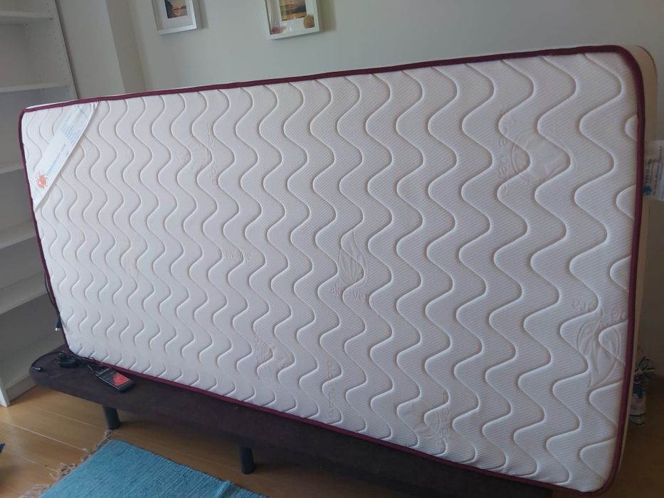 Colchão e estrado